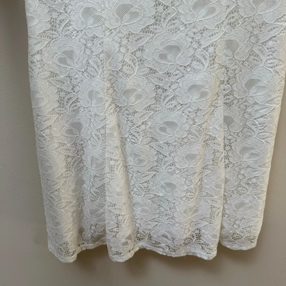 Speechless Lace Dress - Picture 3 of 8